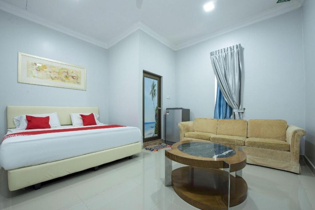 Oyo 90234 Sungai Rengit City Resort 2 Kampung Sungai Rengit Extérieur photo