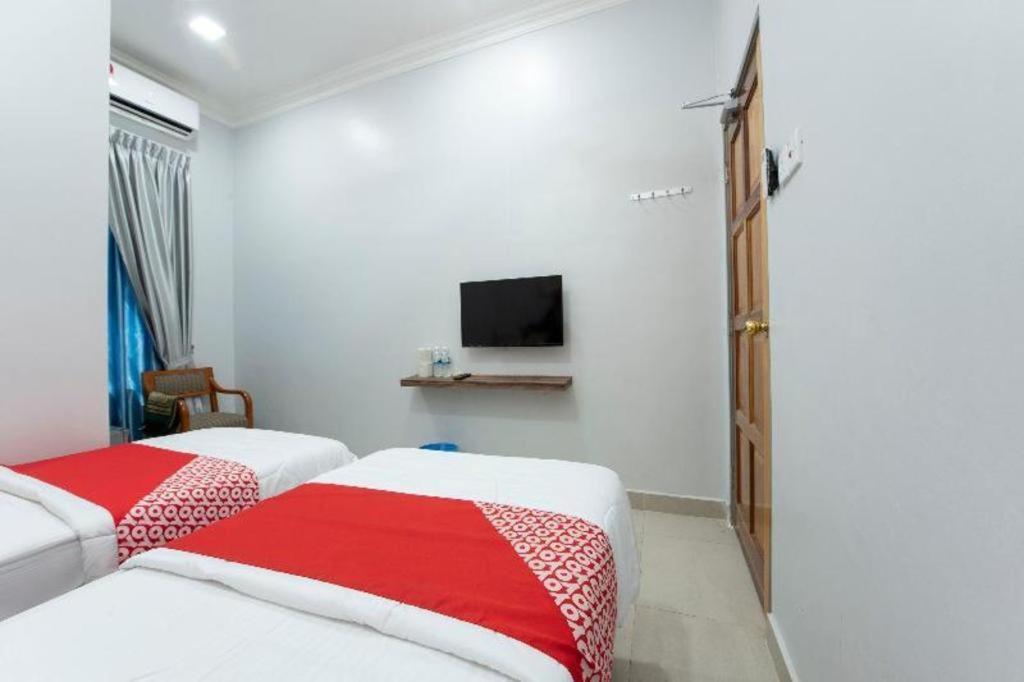 Oyo 90234 Sungai Rengit City Resort 2 Kampung Sungai Rengit Extérieur photo