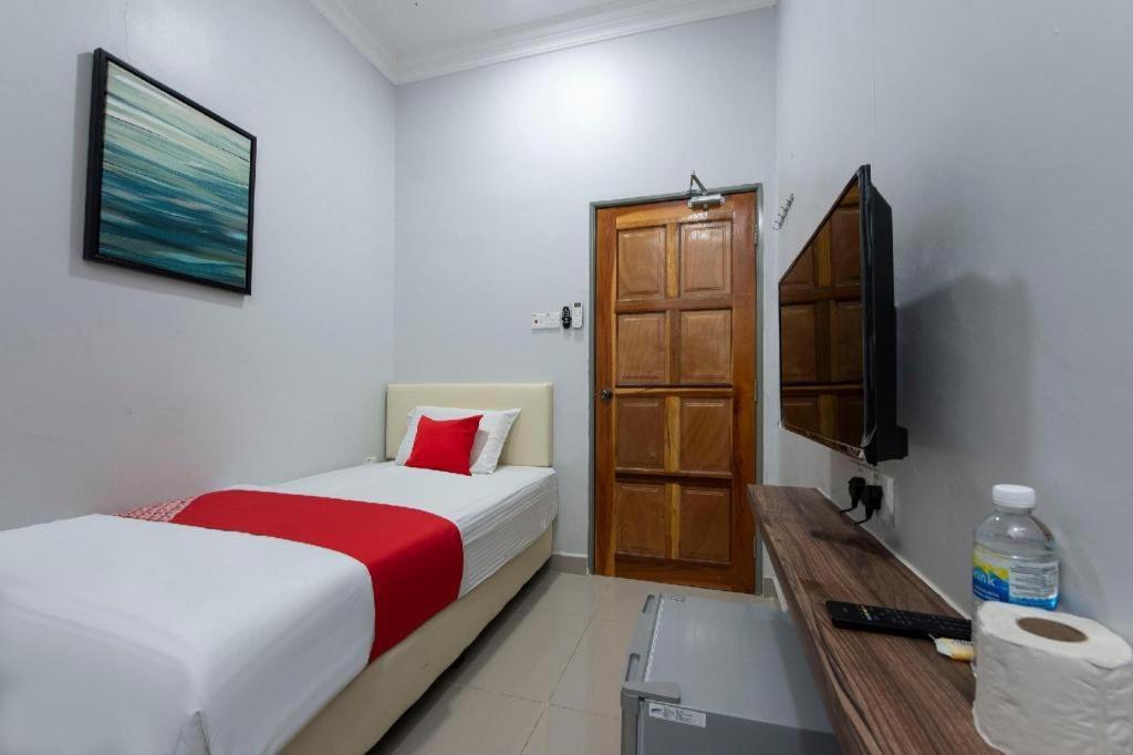 Oyo 90234 Sungai Rengit City Resort 2 Kampung Sungai Rengit Extérieur photo